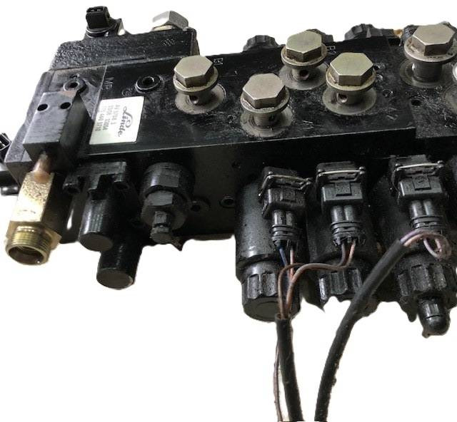 Hydraulic control valve for Linde - Гідравлічний клапан в категорії Вантажно-розвантажувальна техніка: фото 3 Hydraulic control valve for Linde - Гідравлічний клапан в категорії Вантажно-розвантажувальна техніка: фото 3