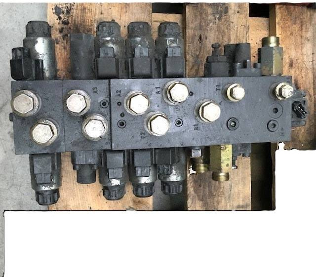 Hydraulic control valve for Linde - Гідравлічний клапан в категорії Вантажно-розвантажувальна техніка: фото 1 Hydraulic control valve for Linde - Гідравлічний клапан в категорії Вантажно-розвантажувальна техніка: фото 1