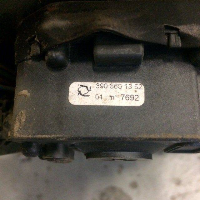 Levers Hydraulic Control for Linde R14, Series 115 - Електрична система в категорії Вантажно-розвантажувальна техніка: фото 2 Levers Hydraulic Control for Linde R14, Series 115 - Електрична система в категорії Вантажно-розвантажувальна техніка: фото 2