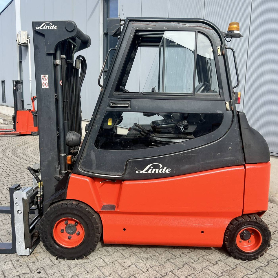 Linde E30-600S (336-03) - Електронавантажувач: фото 2 Linde E30-600S (336-03) - Електронавантажувач: фото 2