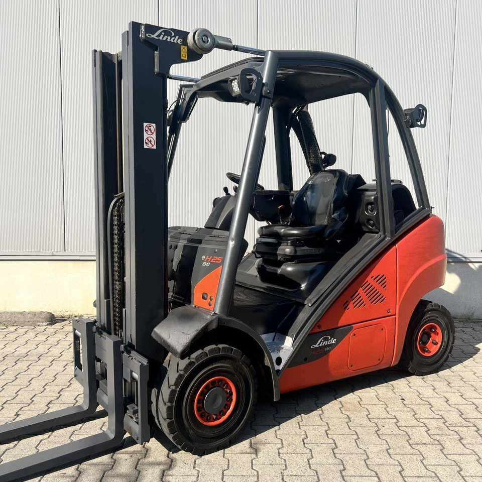 Linde H25T (392) EVO - Газовий навантажувач: фото 1 Linde H25T (392) EVO - Газовий навантажувач: фото 1