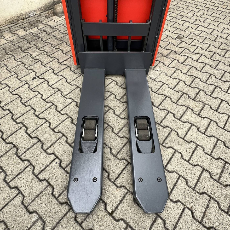 Штабелер Linde L12 (1172): фото 10 Штабелер Linde L12 (1172): фото 10