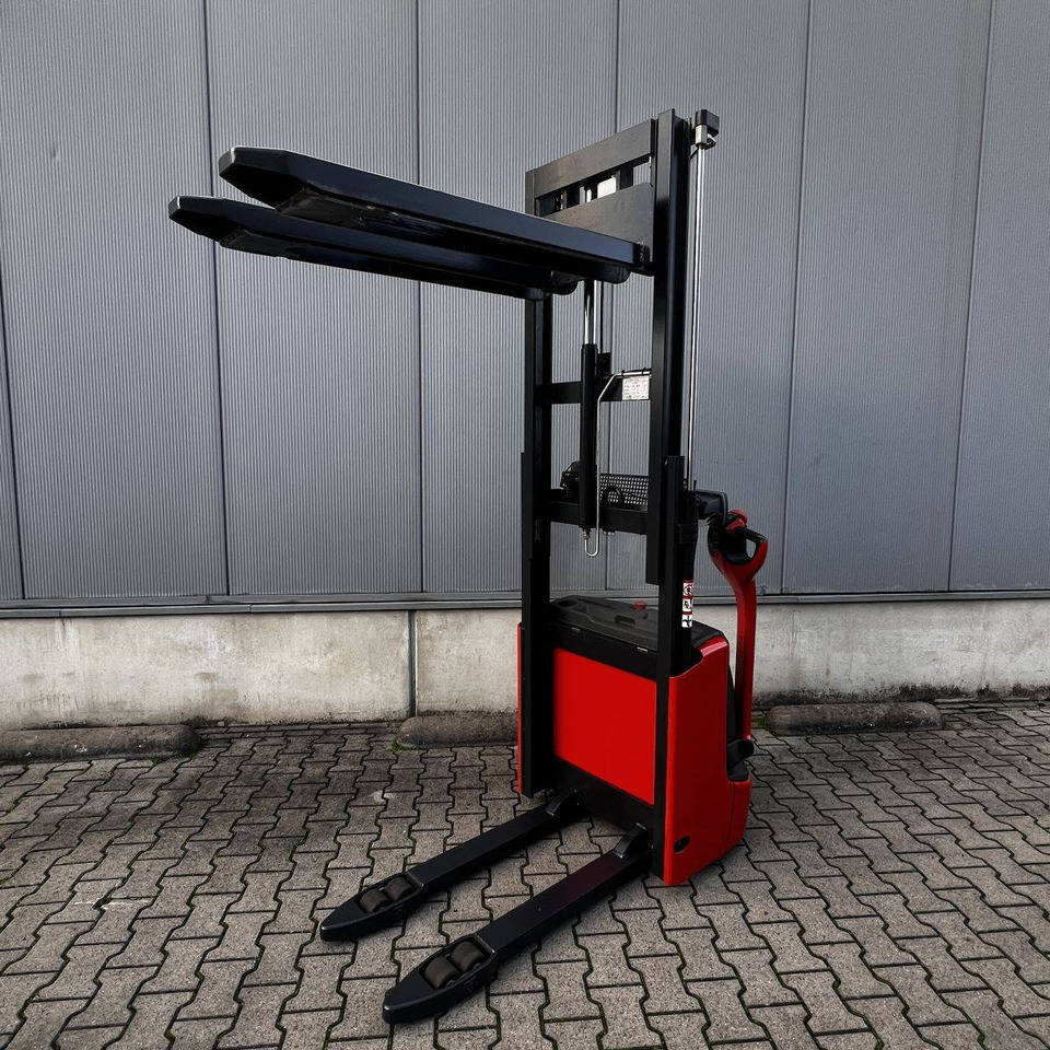 Linde L12 (1172) - Штабелер: фото 3 Linde L12 (1172) - Штабелер: фото 3