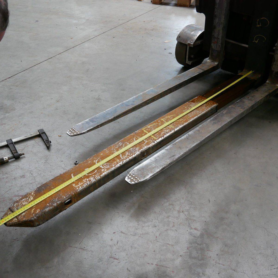 Manual Reach forks - Вила: фото 1 Manual Reach forks - Вила: фото 1