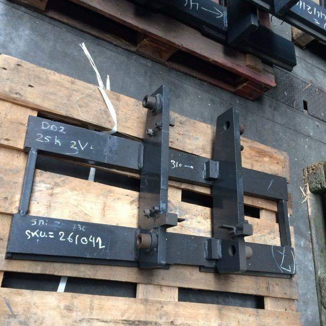 Fork carriage for Nissan - Навісне обладнання: фото 2 Fork carriage for Nissan - Навісне обладнання: фото 2