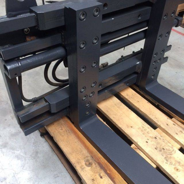 Kaup Fork positioner with separate sideshift - Навісне обладнання: фото 3 Kaup Fork positioner with separate sideshift - Навісне обладнання: фото 3