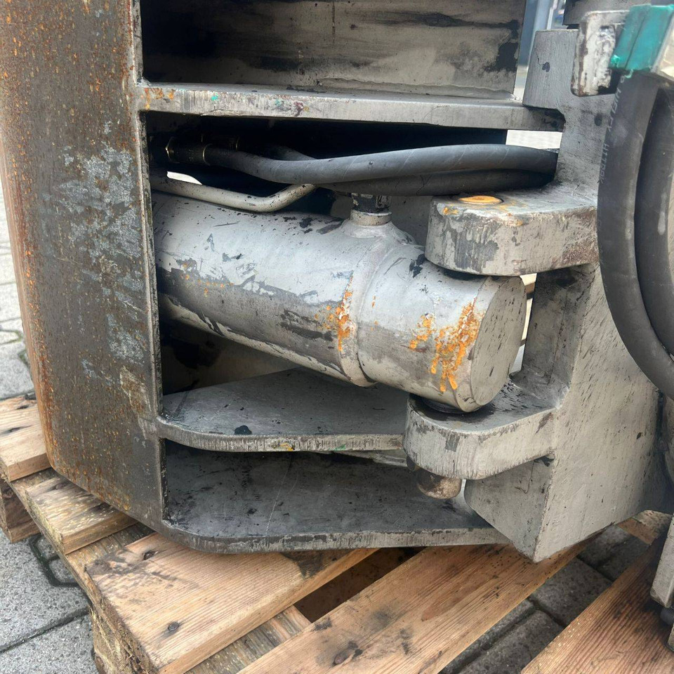 Paper roll clamp rotating - Захват: фото 3 Paper roll clamp rotating - Захват: фото 3