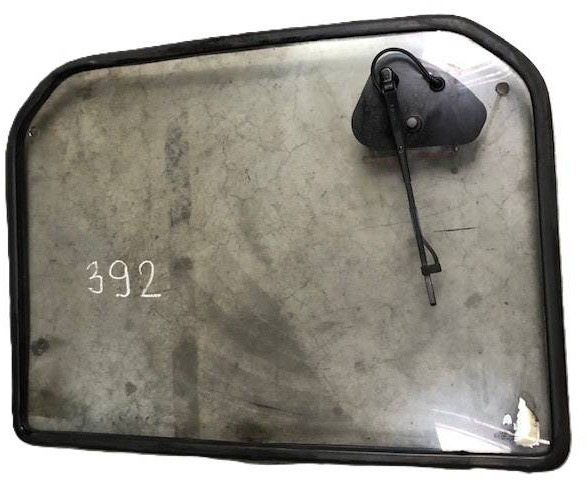 Rear window - Скло та запчастини в категорії Вантажно-розвантажувальна техніка: фото 1 Rear window - Скло та запчастини в категорії Вантажно-розвантажувальна техніка: фото 1