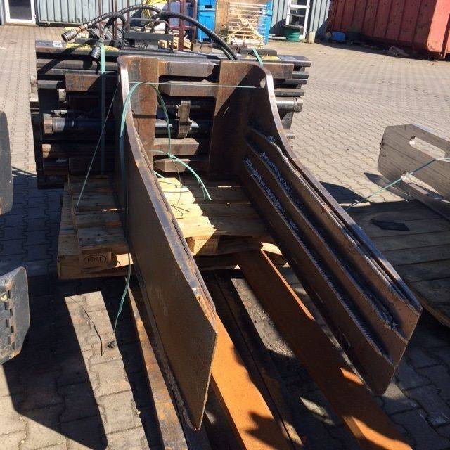 Stabau Bale clamp with sideshift - Захват: фото 1 Stabau Bale clamp with sideshift - Захват: фото 1