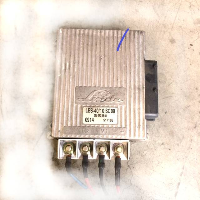 Steering controller LES-40/10 SC09 - Блок управління в категорії Вантажно-розвантажувальна техніка: фото 1 Steering controller LES-40/10 SC09 - Блок управління в категорії Вантажно-розвантажувальна техніка: фото 1