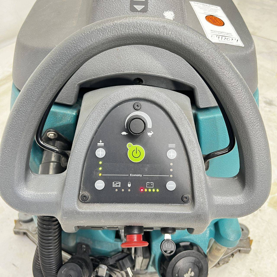 Tennant T5 - Підлогомийна машина: фото 4 Tennant T5 - Підлогомийна машина: фото 4