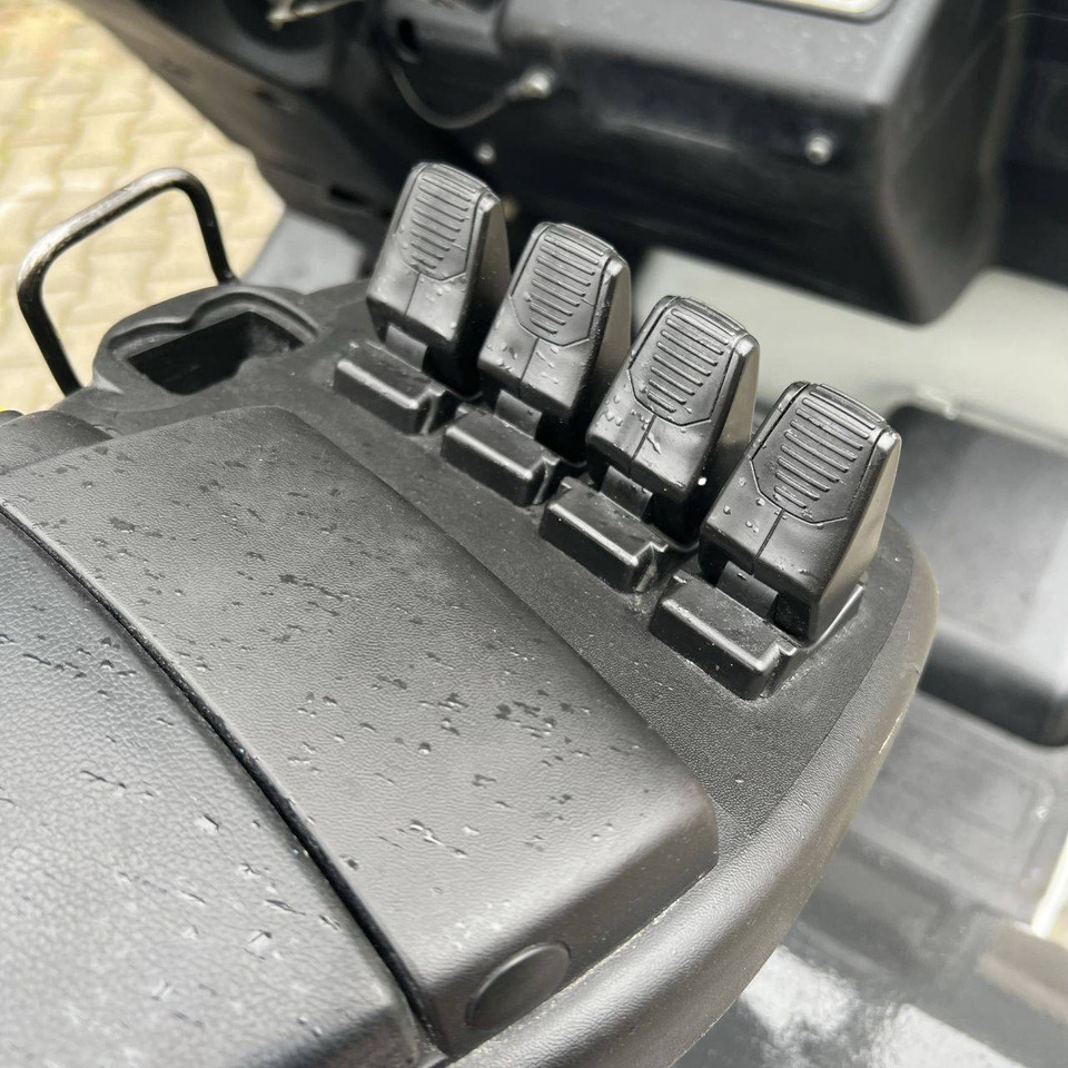 Unicarriers ET16 (AG1N12L16Q) - Електронавантажувач: фото 5 Unicarriers ET16 (AG1N12L16Q) - Електронавантажувач: фото 5