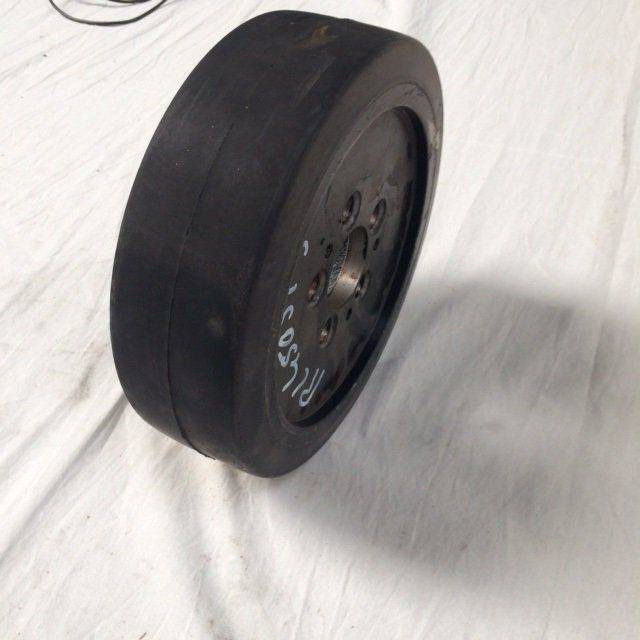 Wheel, rubber for Caterpilar - Рульове управління в категорії Вантажно-розвантажувальна техніка: фото 1 Wheel, rubber for Caterpilar - Рульове управління в категорії Вантажно-розвантажувальна техніка: фото 1