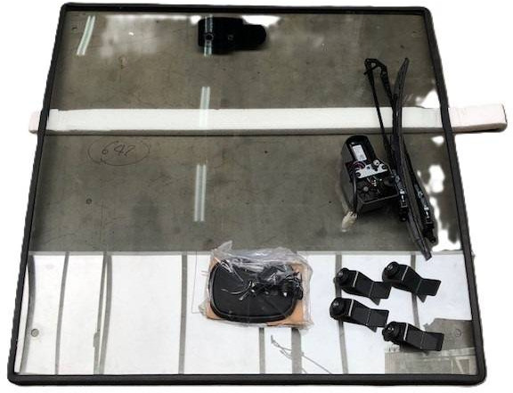 Window Front for Caterpillar - Скло та запчастини в категорії Вантажно-розвантажувальна техніка: фото 1 Window Front for Caterpillar - Скло та запчастини в категорії Вантажно-розвантажувальна техніка: фото 1