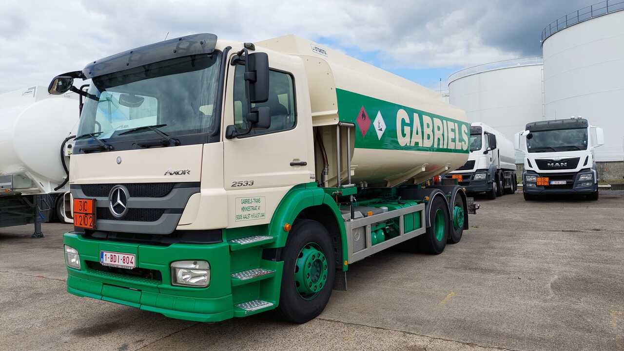 MERCEDES AXOR - Вантажівка цистерна: фото 1 MERCEDES AXOR - Вантажівка цистерна: фото 1