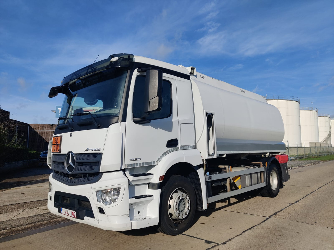 MERCEDES Actros - Вантажівка цистерна: фото 1 MERCEDES Actros - Вантажівка цистерна: фото 1