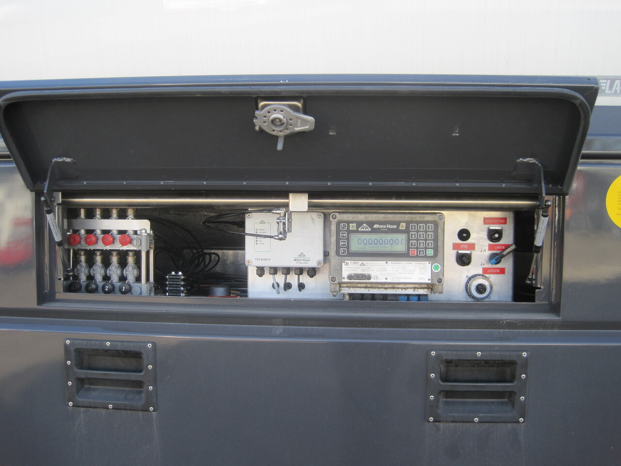 SCANIA G370 - Вантажівка цистерна: фото 2 SCANIA G370 - Вантажівка цистерна: фото 2