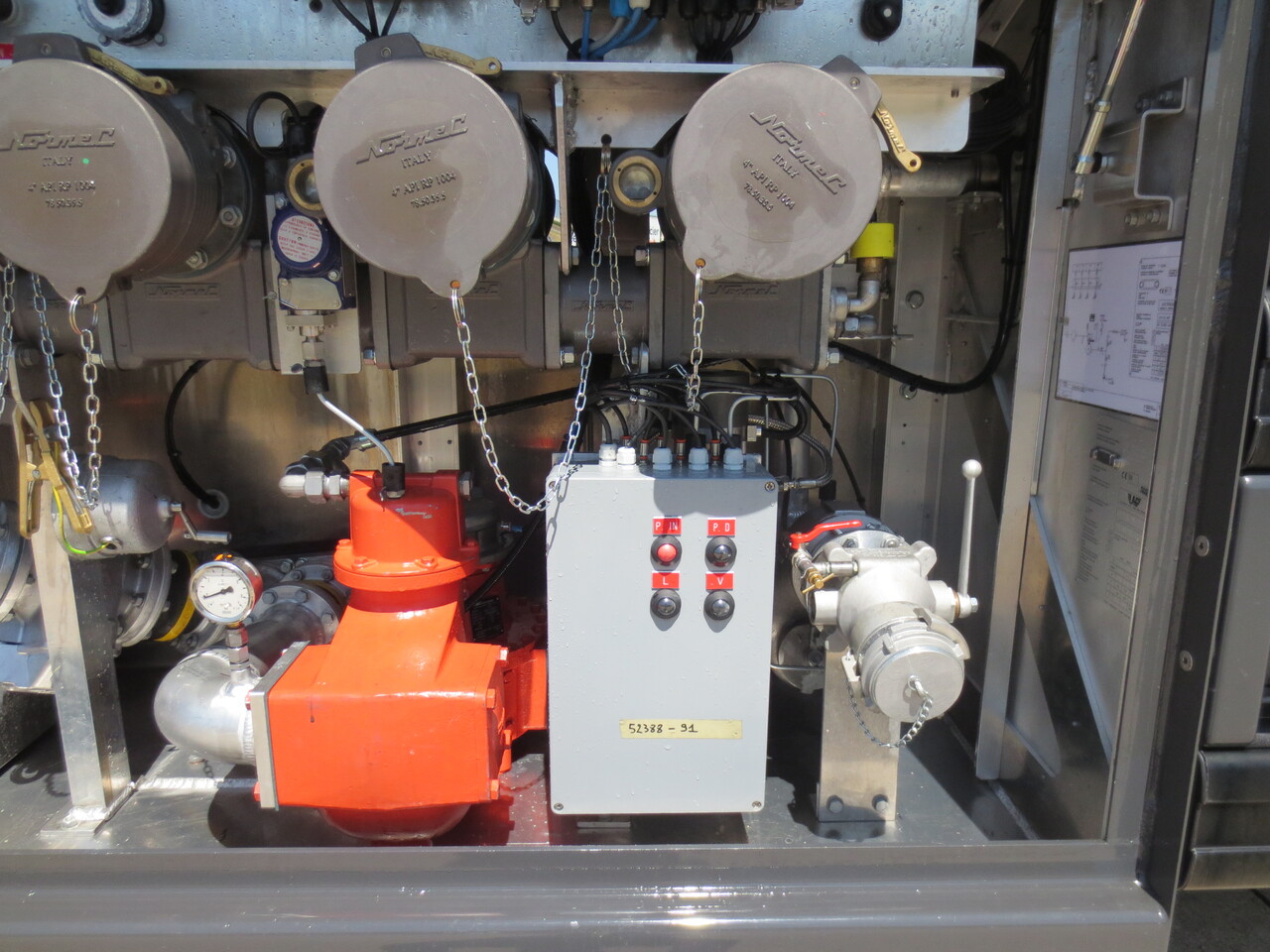 SCANIA G370 - Вантажівка цистерна: фото 4 SCANIA G370 - Вантажівка цистерна: фото 4