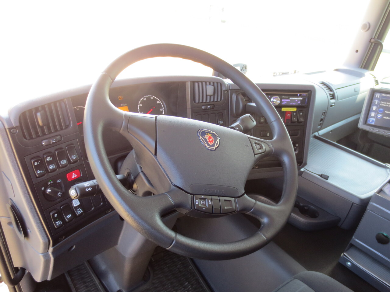 Вантажівка цистерна SCANIA G370: фото 7 Вантажівка цистерна SCANIA G370: фото 7