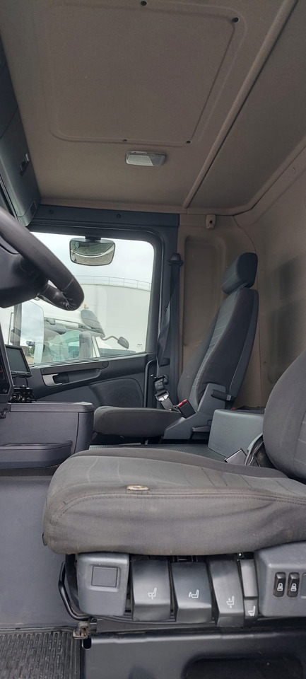 SCANIA G380 - Вантажівка цистерна: фото 4 SCANIA G380 - Вантажівка цистерна: фото 4