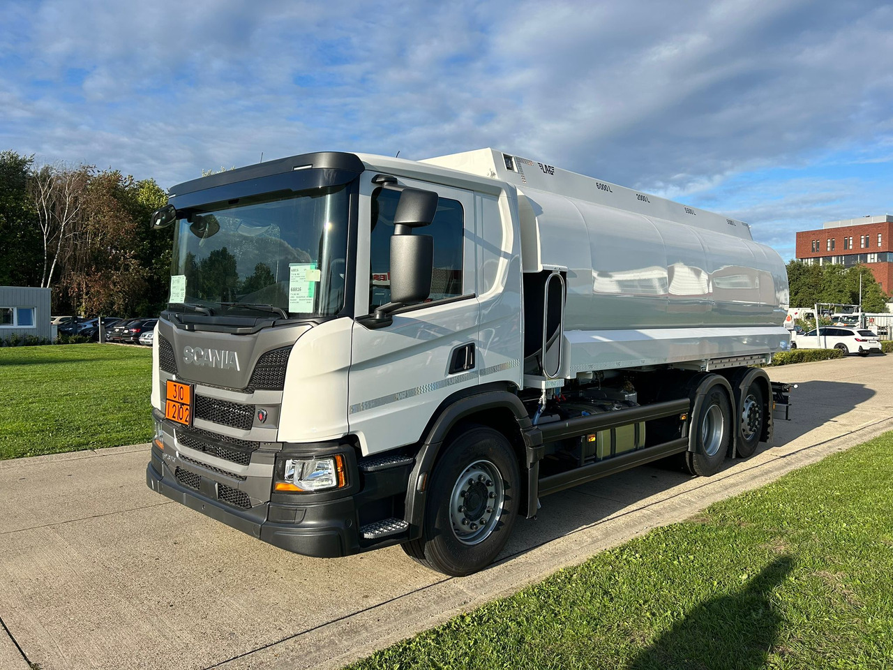 SCANIA P370 - Вантажівка цистерна: фото 1 SCANIA P370 - Вантажівка цистерна: фото 1