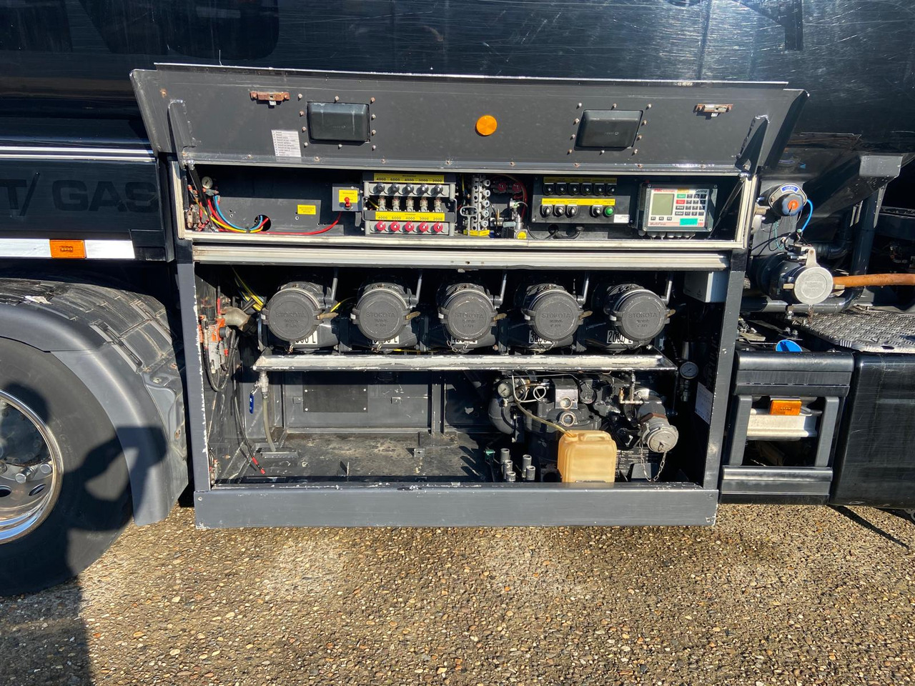 SCANIA P410 - Вантажівка цистерна: фото 3 SCANIA P410 - Вантажівка цистерна: фото 3