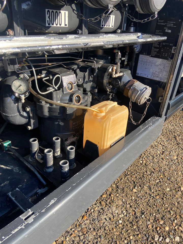 SCANIA P410 - Вантажівка цистерна: фото 5 SCANIA P410 - Вантажівка цистерна: фото 5