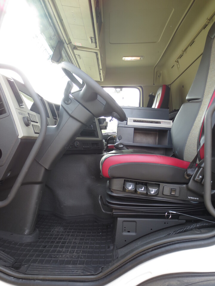 VOLVO FM - Вантажівка цистерна: фото 5 VOLVO FM - Вантажівка цистерна: фото 5