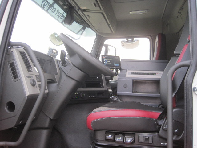 VOLVO FM - Вантажівка цистерна: фото 3 VOLVO FM - Вантажівка цистерна: фото 3