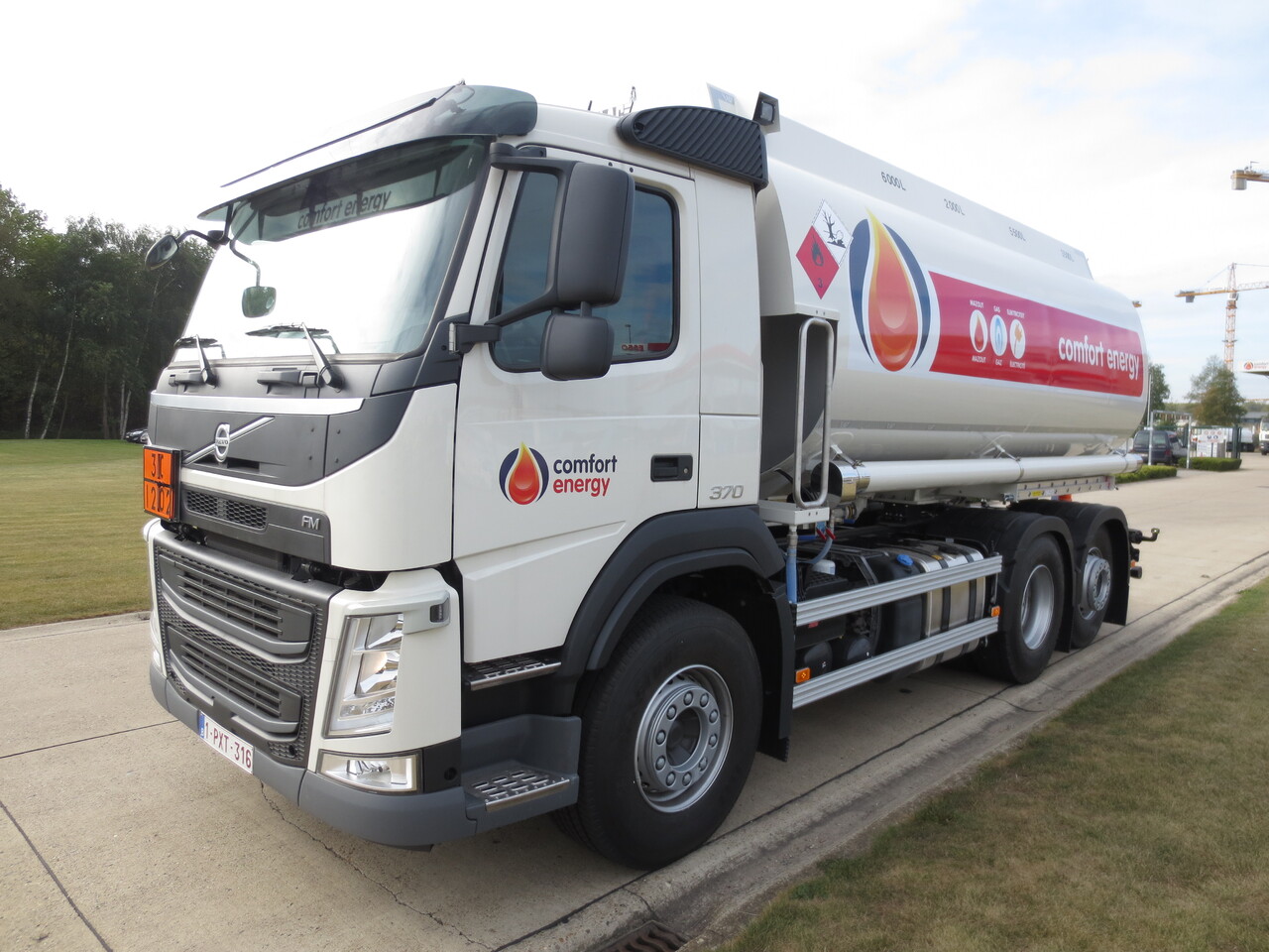 VOLVO FM - Вантажівка цистерна: фото 1 VOLVO FM - Вантажівка цистерна: фото 1