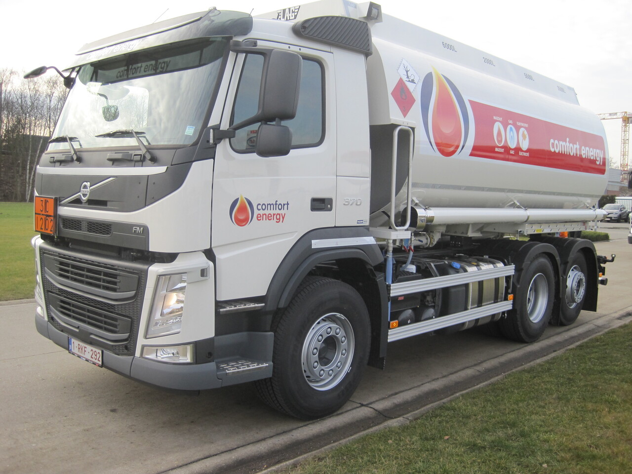 VOLVO FM - Вантажівка цистерна: фото 1 VOLVO FM - Вантажівка цистерна: фото 1