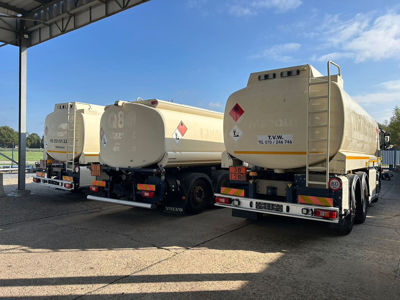VOLVO FM (lot of 3) - Вантажівка цистерна: фото 4 VOLVO FM (lot of 3) - Вантажівка цистерна: фото 4