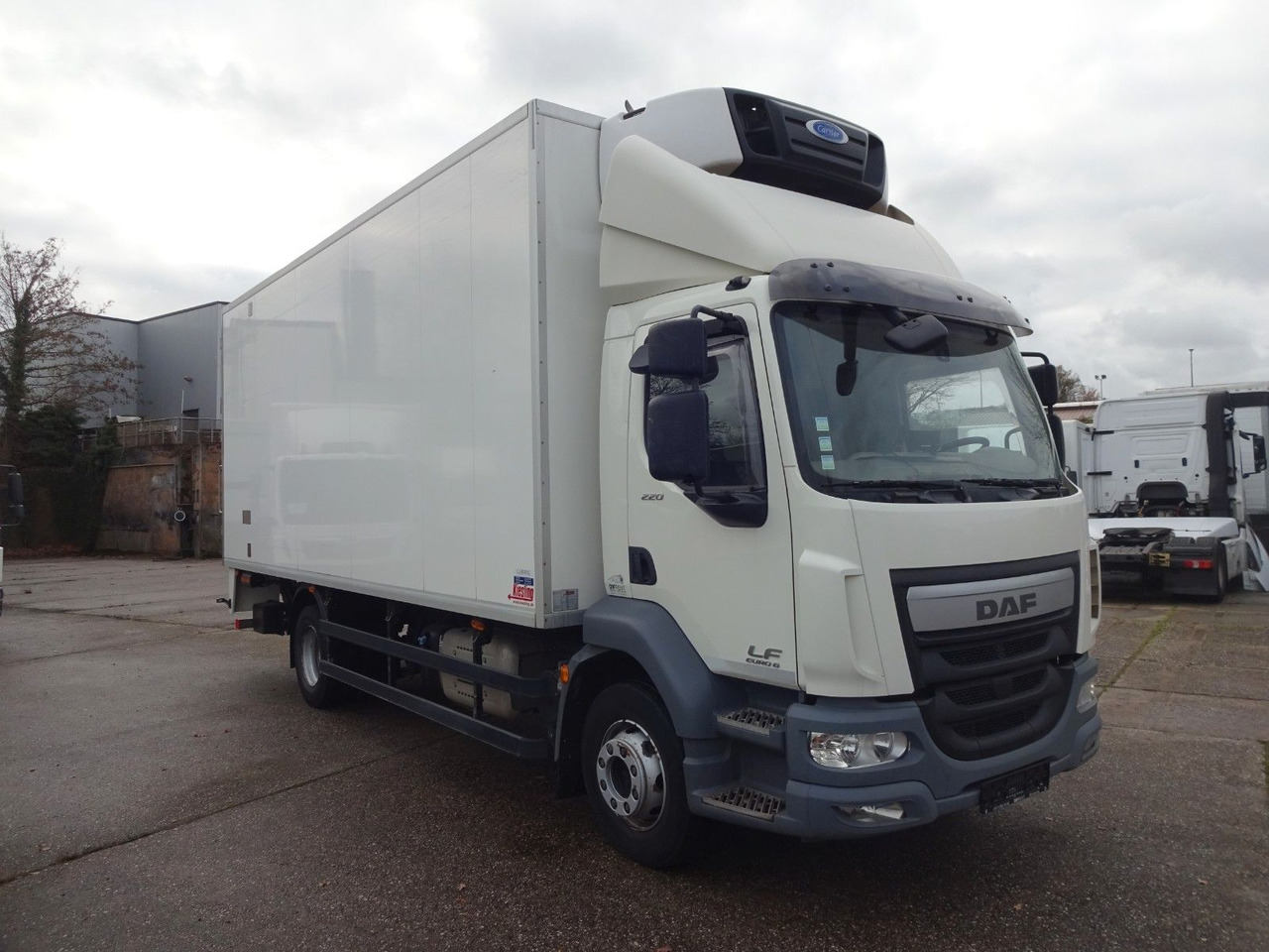 DAF LF 220, 16 T, LBW, Türen, Klima, Automat, Kamera - Вантажівка з закритим кузовом: фото 1 DAF LF 220, 16 T, LBW, Türen, Klima, Automat, Kamera - Вантажівка з закритим кузовом: фото 1