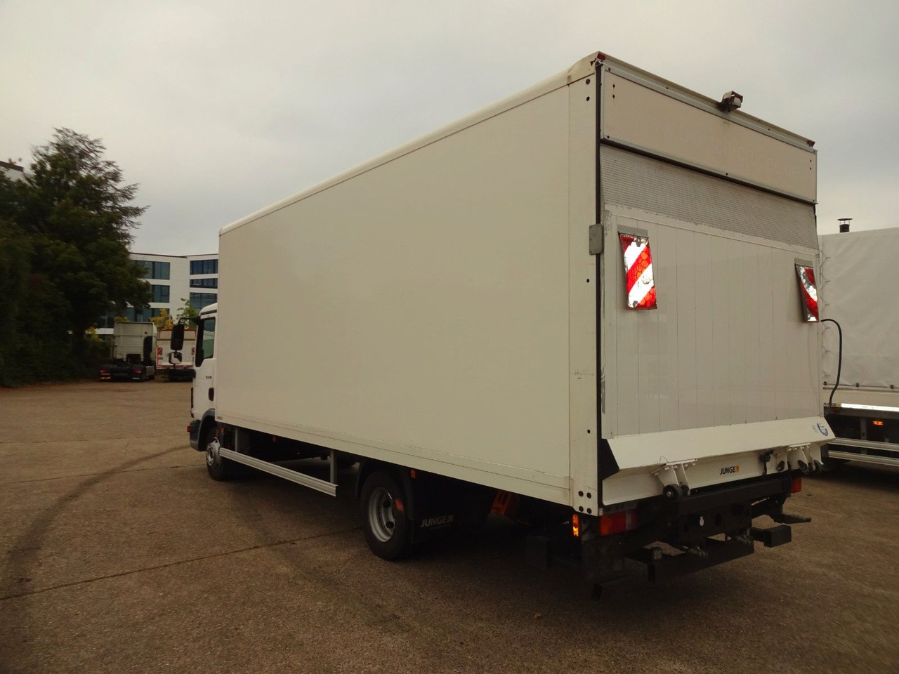 MAN TGL 8.190, LBW, Luft, Tempomat, Standheizung - Фургон з закритим кузовом: фото 5 MAN TGL 8.190, LBW, Luft, Tempomat, Standheizung - Фургон з закритим кузовом: фото 5