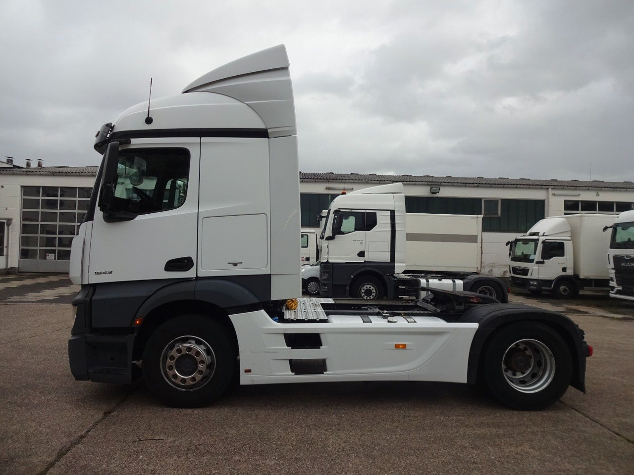 Mercedes-Benz 1843, Retarder, Klima - Тягач: фото 4 Mercedes-Benz 1843, Retarder, Klima - Тягач: фото 4