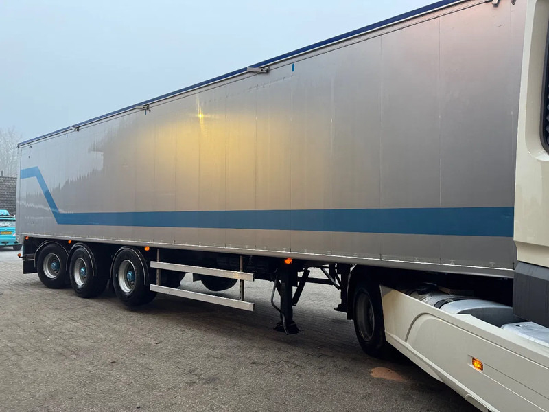Bulthuis 70m3 Stuuras/Lenkachse Cargo Floor 2 jaar oud! NIEUWE APK - З рухомою підлогою напівпричіп: фото 4 Bulthuis 70m3 Stuuras/Lenkachse Cargo Floor 2 jaar oud! NIEUWE APK - З рухомою підлогою напівпричіп: фото 4