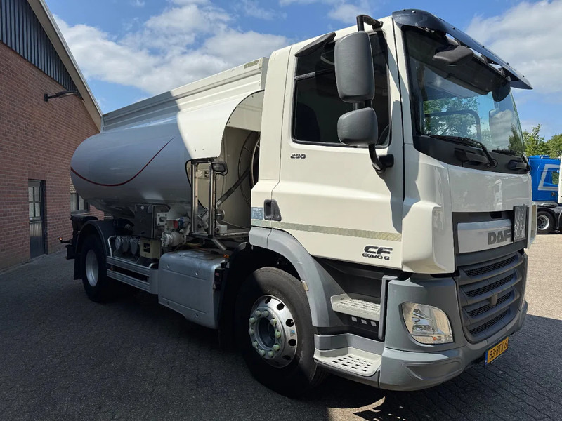 DAF CF 290 12.000 Fuel Diesel/Benzin Alle keuringen! Top conditie - Вантажівка цистерна: фото 2 DAF CF 290 12.000 Fuel Diesel/Benzin Alle keuringen! Top conditie - Вантажівка цистерна: фото 2