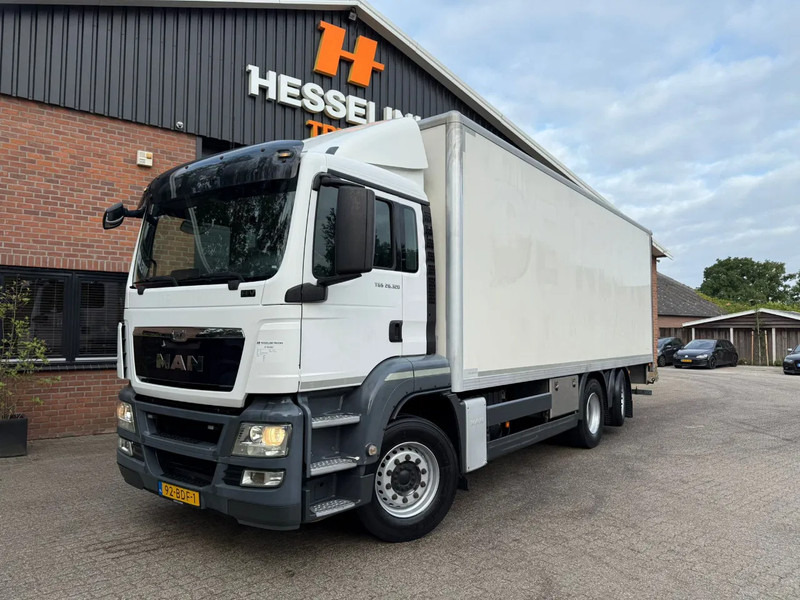 MAN TGS 26.320 EEV Koffer Stuuras AHK 3.000KG LBW 370.859 KM! NL Truck - Вантажівка з закритим кузовом: фото 1 MAN TGS 26.320 EEV Koffer Stuuras AHK 3.000KG LBW 370.859 KM! NL Truck - Вантажівка з закритим кузовом: фото 1
