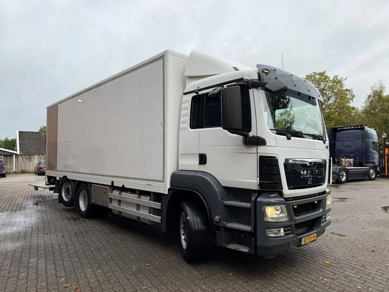 MAN TGS 26.320 Koffer Stuuras AHK 2.500KG LBW 319.460KM! NL Truck - Вантажівка з закритим кузовом: фото 2 MAN TGS 26.320 Koffer Stuuras AHK 2.500KG LBW 319.460KM! NL Truck - Вантажівка з закритим кузовом: фото 2