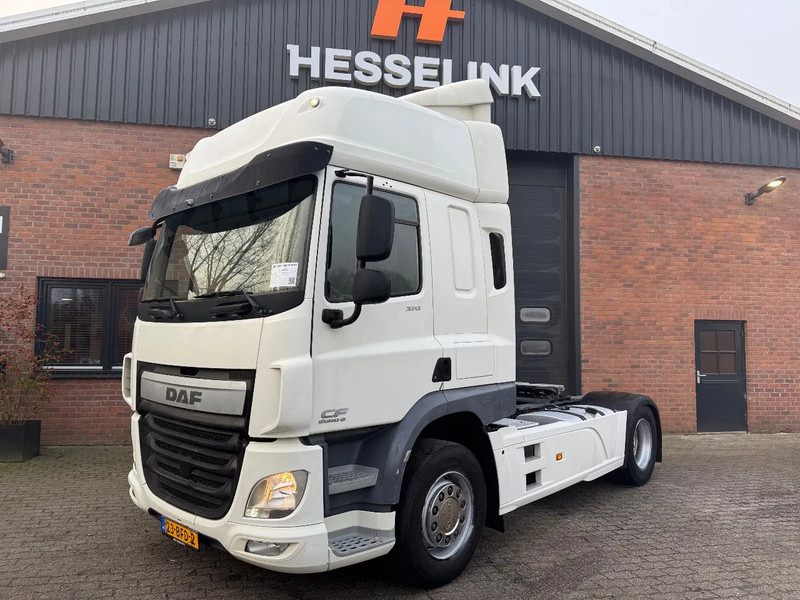 DAF CF 370 4X2 Space Cab Side skirts ACC NL Truck APK 09/2025 - Тягач: фото 1 DAF CF 370 4X2 Space Cab Side skirts ACC NL Truck APK 09/2025 - Тягач: фото 1