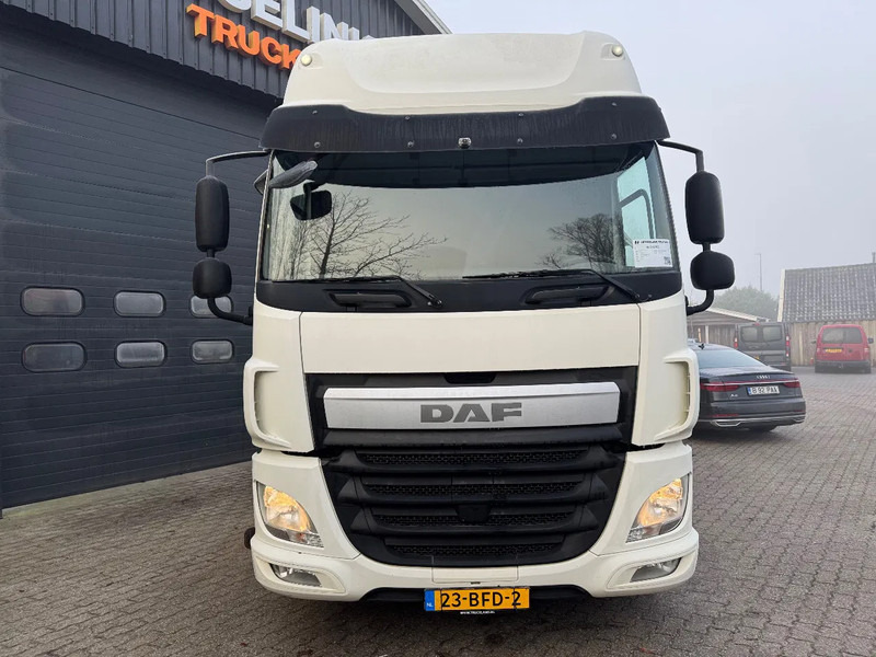 DAF CF 370 4X2 Space Cab Side skirts ACC NL Truck APK 09/2025 - Тягач: фото 4 DAF CF 370 4X2 Space Cab Side skirts ACC NL Truck APK 09/2025 - Тягач: фото 4