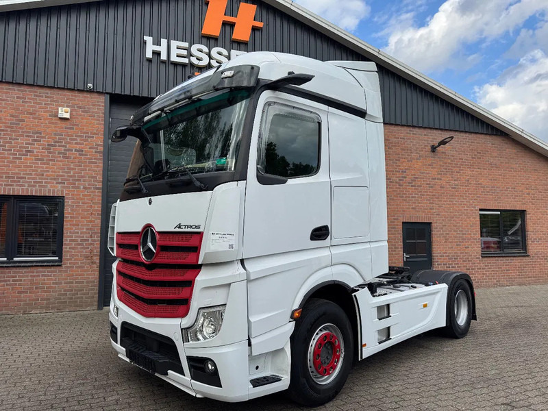 Mercedes-Benz Actros 1845 Streamspace Xenon 2x Tank German truck - Тягач: фото 1 Mercedes-Benz Actros 1845 Streamspace Xenon 2x Tank German truck - Тягач: фото 1