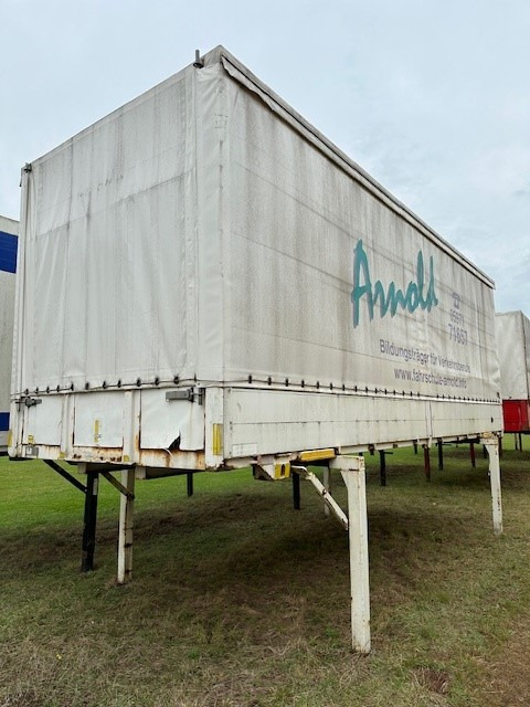 Ackermann-Fruehauf Wechselpritsche mit Bordwänden und Plane BDF System 7.150 mm - Тентований кузов: фото 4 Ackermann-Fruehauf Wechselpritsche mit Bordwänden und Plane BDF System 7.150 mm - Тентований кузов: фото 4