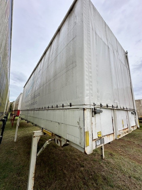 Ackermann-Fruehauf Wechselpritsche mit Bordwänden und Plane BDF System 7.150 mm - Тентований кузов: фото 2 Ackermann-Fruehauf Wechselpritsche mit Bordwänden und Plane BDF System 7.150 mm - Тентований кузов: фото 2