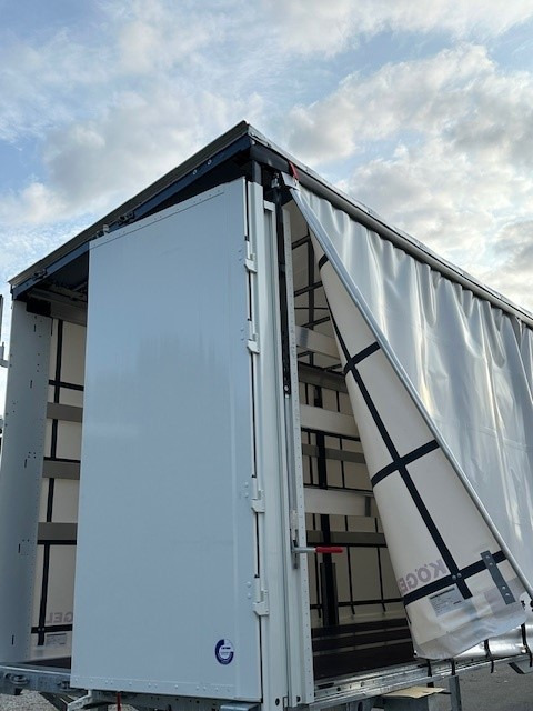 Kögel BDF-System, 7.450 mm lang, Hubdach, Eckhöhe: 2.920 mm, - Тентований кузов: фото 1 Kögel BDF-System, 7.450 mm lang, Hubdach, Eckhöhe: 2.920 mm, - Тентований кузов: фото 1
