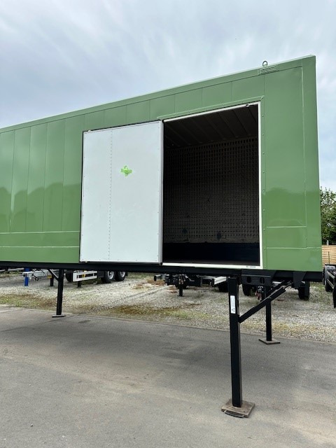 Krone BDF-System, 7.450 mm lang, LACK NEU! - Кузов - фургон: фото 2 Krone BDF-System, 7.450 mm lang, LACK NEU! - Кузов - фургон: фото 2