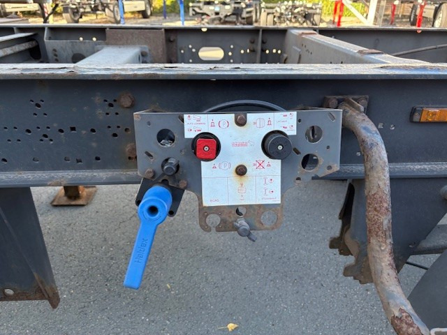 Schmitz Cargobull BDF-System, Standard, hochgekuppelt R 22,5 - Закритий кузов причіп: фото 5 Schmitz Cargobull BDF-System, Standard, hochgekuppelt R 22,5 - Закритий кузов причіп: фото 5