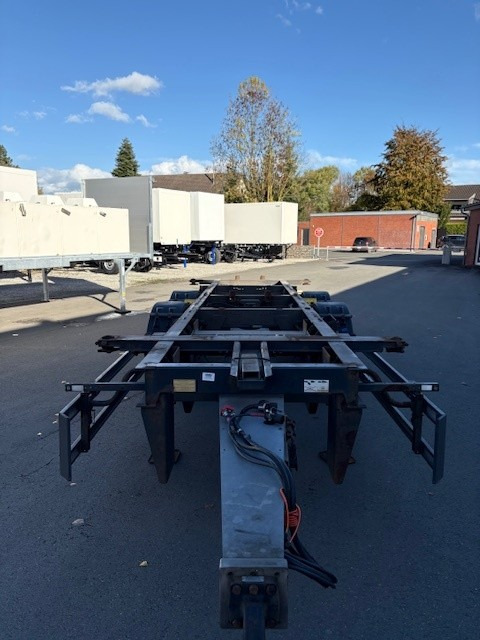 Schmitz Cargobull BDF-System, Standard, hochgekuppelt R 22,5 - Закритий кузов причіп: фото 4 Schmitz Cargobull BDF-System, Standard, hochgekuppelt R 22,5 - Закритий кузов причіп: фото 4