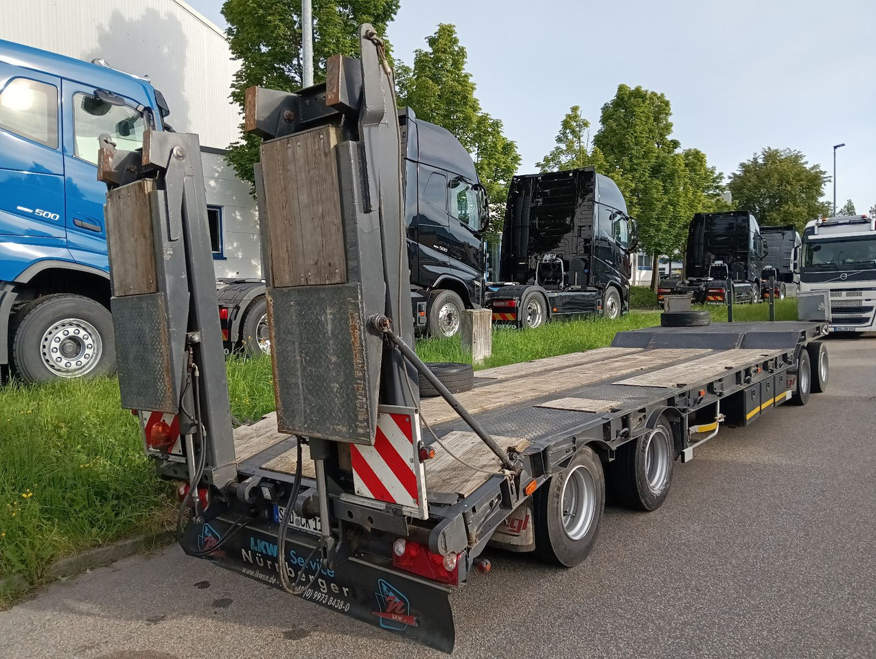 Fliegl 4-Achs Tieflader hydr.Rampe Blatt TopZustand TÜV - Низькорамна платформа причіп: фото 3 Fliegl 4-Achs Tieflader hydr.Rampe Blatt TopZustand TÜV - Низькорамна платформа причіп: фото 3