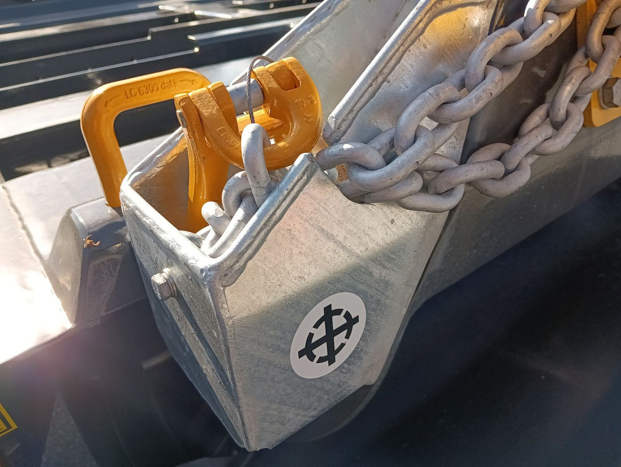 Причіп мультиліфт/ Бункеровоз Hüffermann 2-A-MINI-CARRIER SAFETYFIX VERZINKT FULLOPTION: фото 17 Причіп мультиліфт/ Бункеровоз Hüffermann 2-A-MINI-CARRIER SAFETYFIX VERZINKT FULLOPTION: фото 17